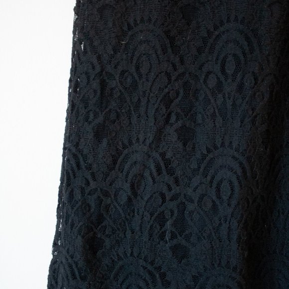 LITTLE BLACK DRESS LACE CROCHET - Small - Picture 5 of 8